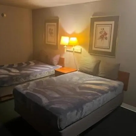 King Bed Hotel Studio 131